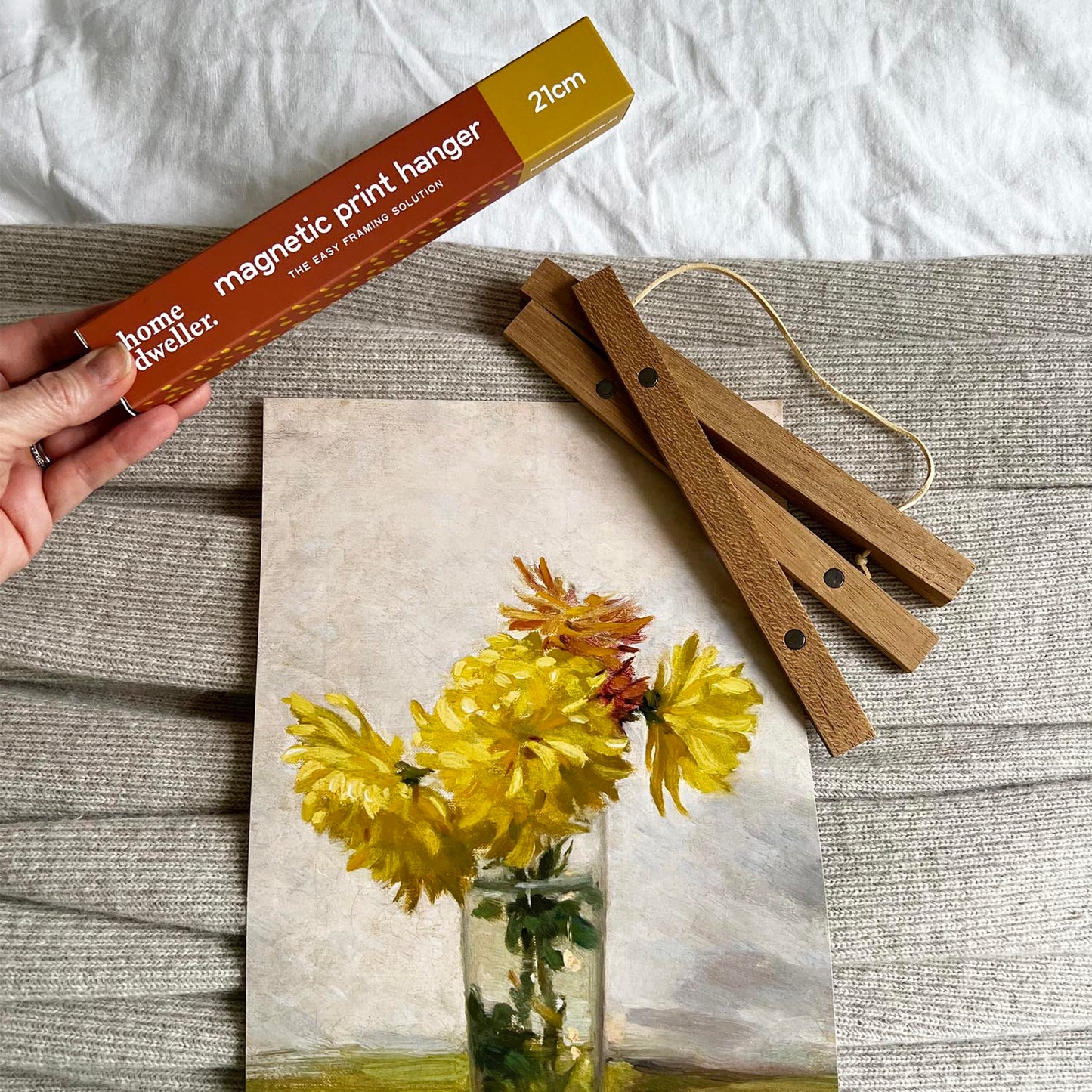 21cm wooden magnetic print hanger making framing easy