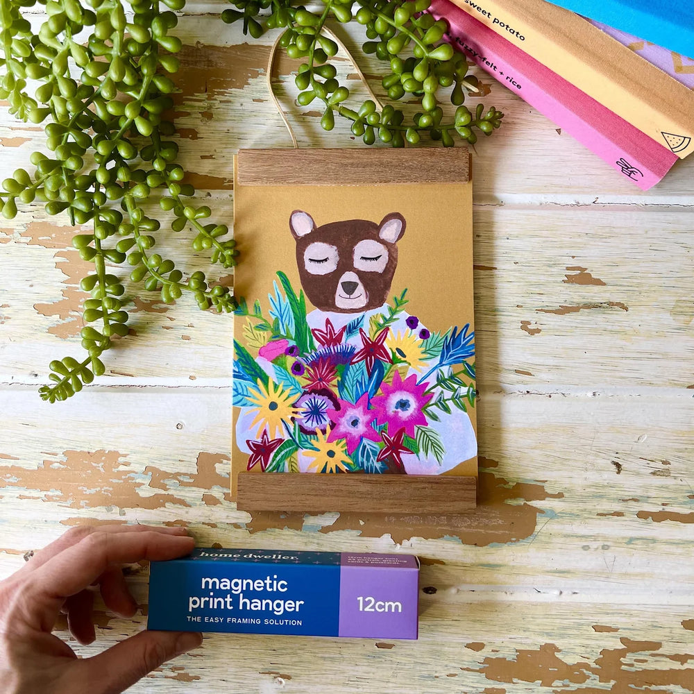 
                  
                    12cm Magnetic Print Hanger for displaying greeting cards
                  
                