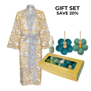 
                  
                    Load image into Gallery viewer, Akari Robe + Beachcomber Felt Freshener Gift Set
                  
                